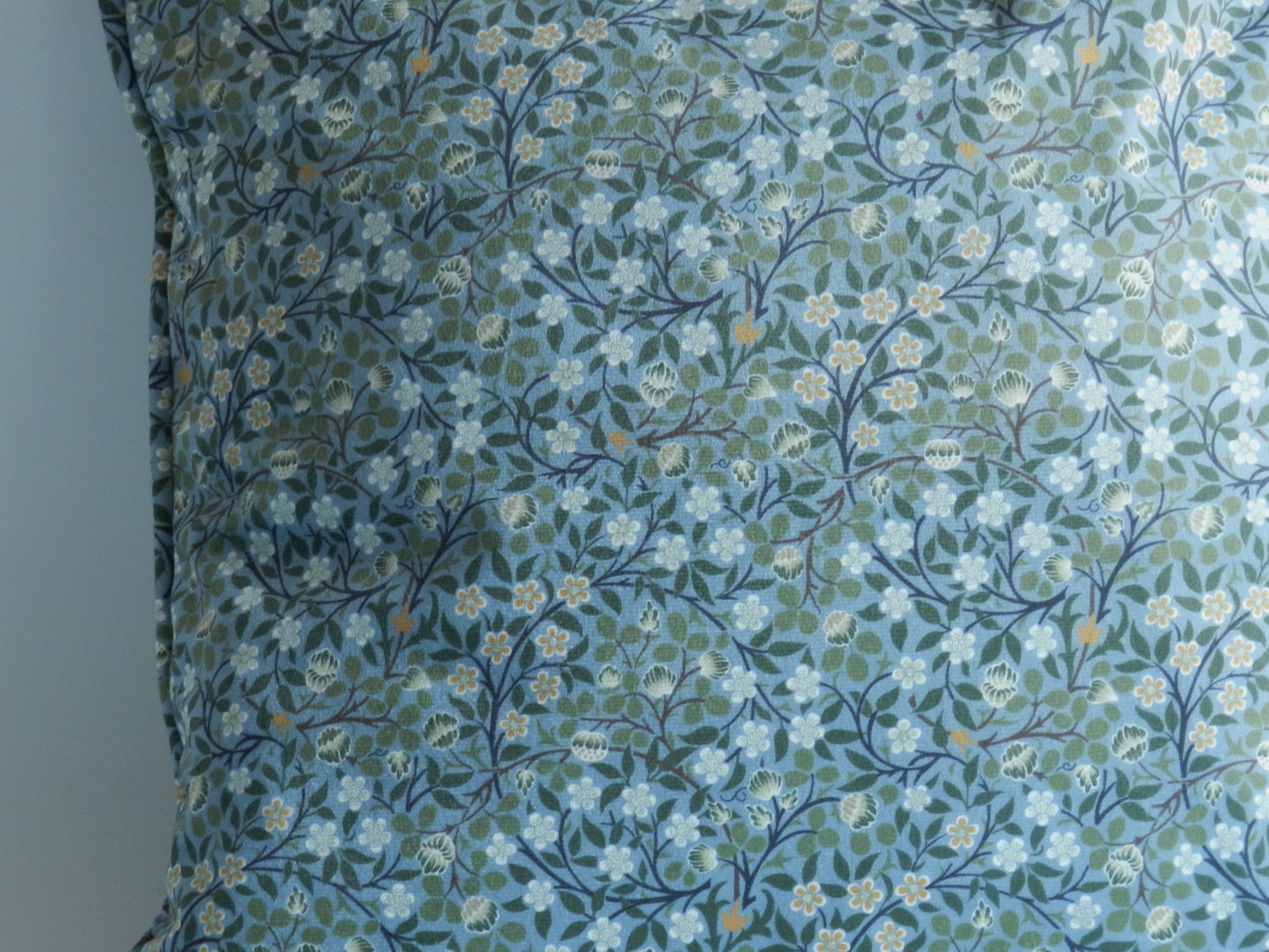 Velvet Floral Cushion Cover | William Morris Clover Mural | Delicate Flower Cushion | Throw Cushion